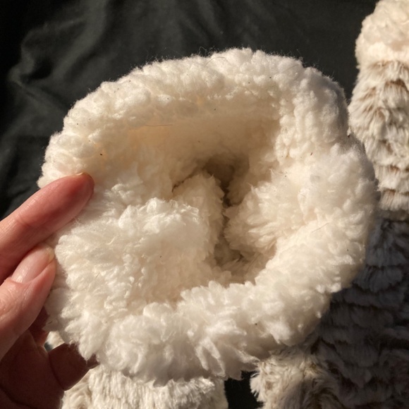 NWOT Furry Slipper Socks - Picture 3 of 5